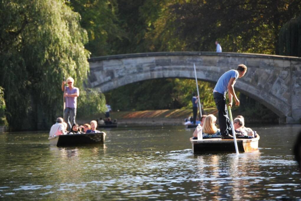 Stunning Riverside Oxford Apartment With Parking Екстериор снимка